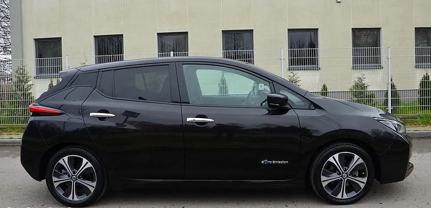 Nissan Leaf cena 64900 przebieg: 105236, rok produkcji 2018 z Radom małe 379